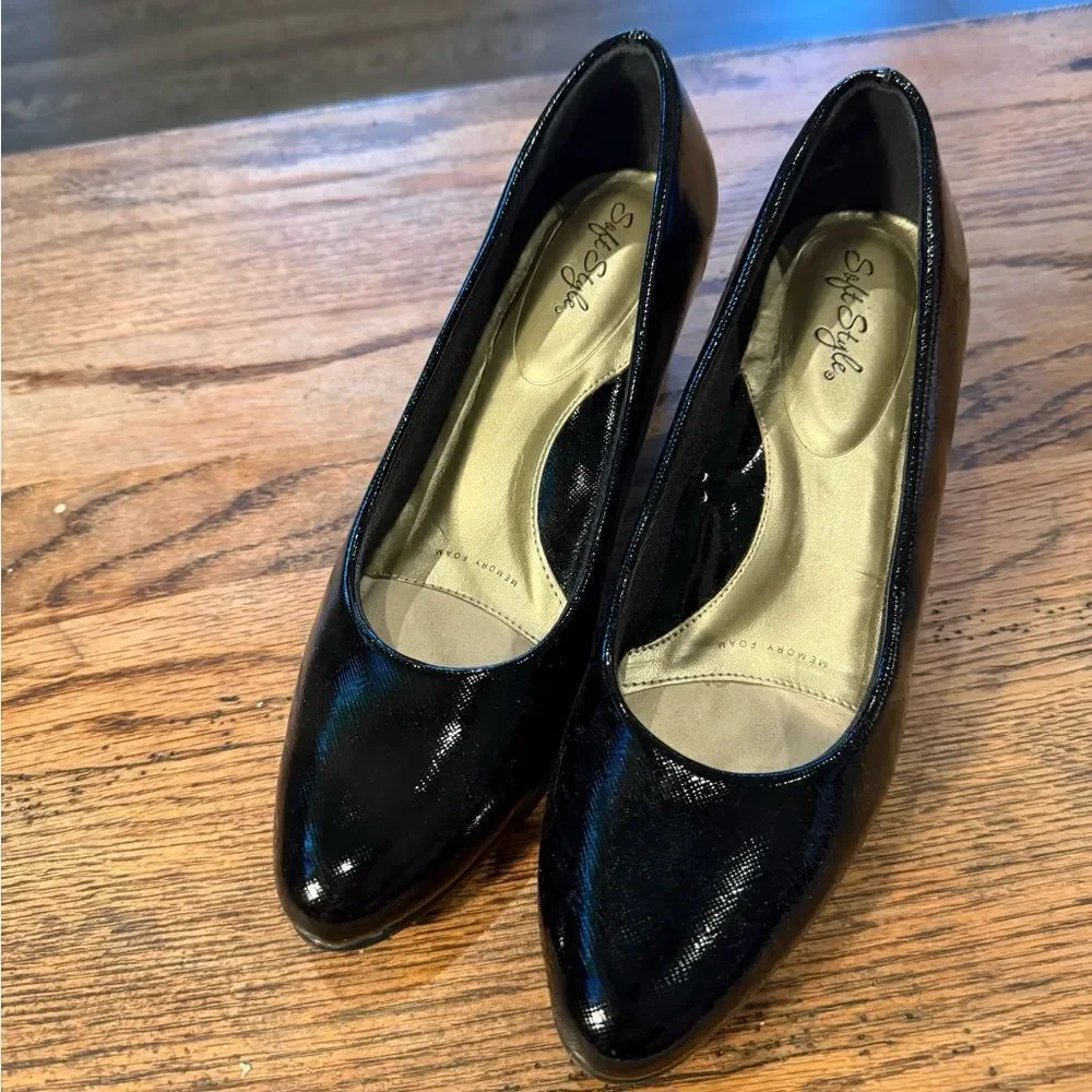 Soft Style Deanna Black Patent Block Heel Pumps Size 7.5 Comfort